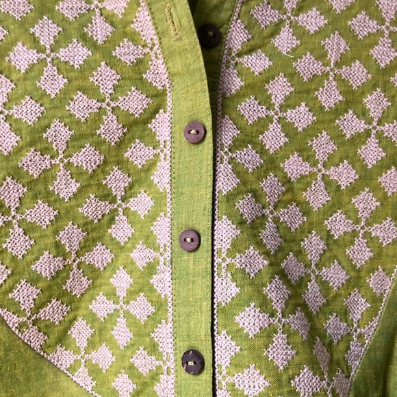 Soft lime green embroidered tunic - Picture 3 of 5